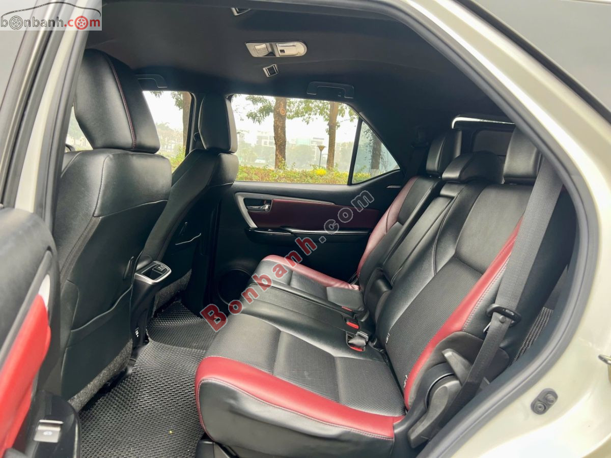 Bán ô tô Toyota Fortuner 2.4G 4x2 AT Legender - 2021 - xe cũ