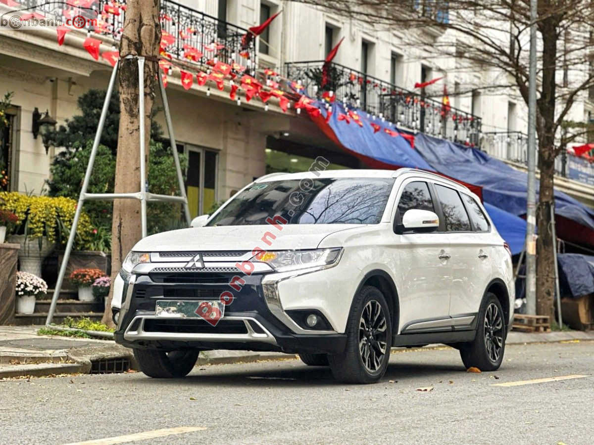 Bán ô tô Mitsubishi Outlander 2.0 CVT - 2020 - xe cũ