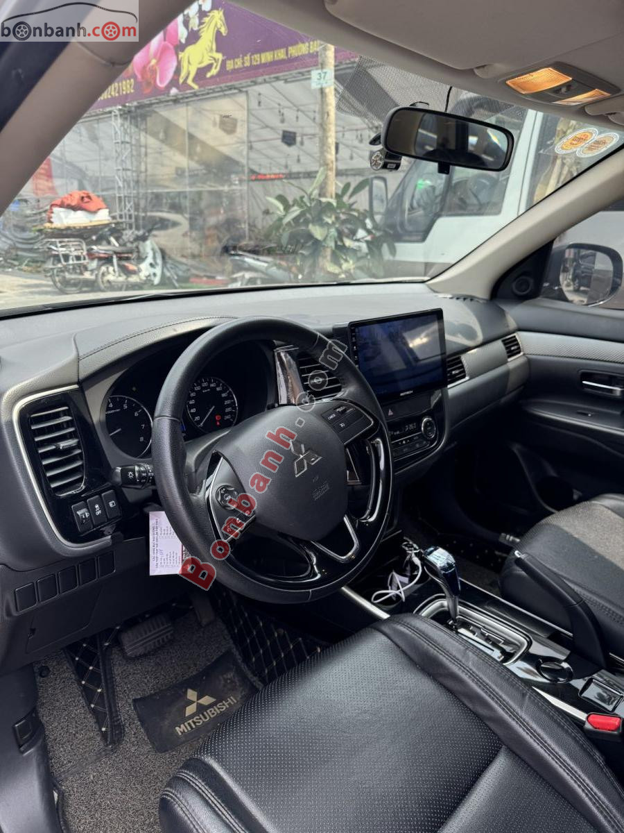 Bán ô tô Mitsubishi Outlander 2.0 CVT - 2019 - xe cũ