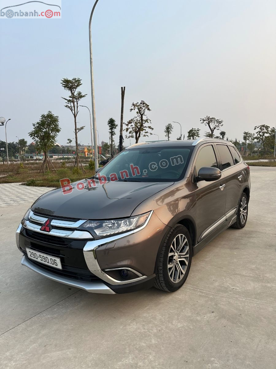 Bán ô tô Mitsubishi Outlander 2.0 CVT Premium - 2018 - xe cũ