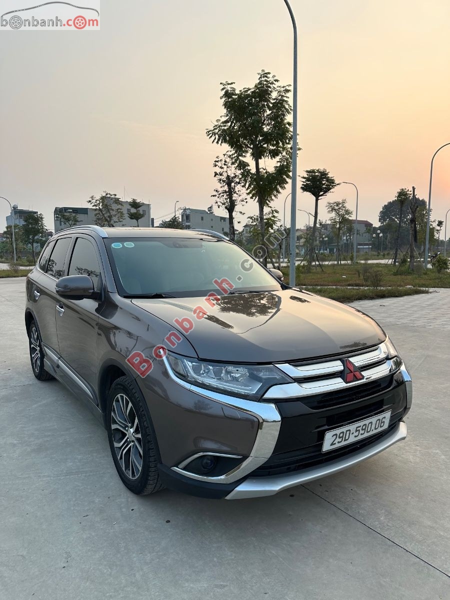 Bán ô tô Mitsubishi Outlander 2.0 CVT Premium - 2018 - xe cũ