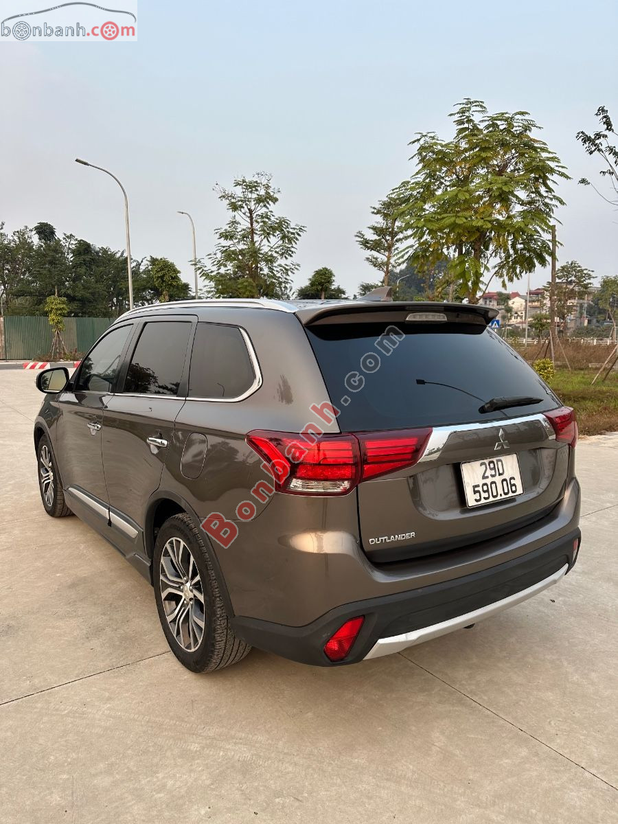 Bán ô tô Mitsubishi Outlander 2.0 CVT Premium - 2018 - xe cũ