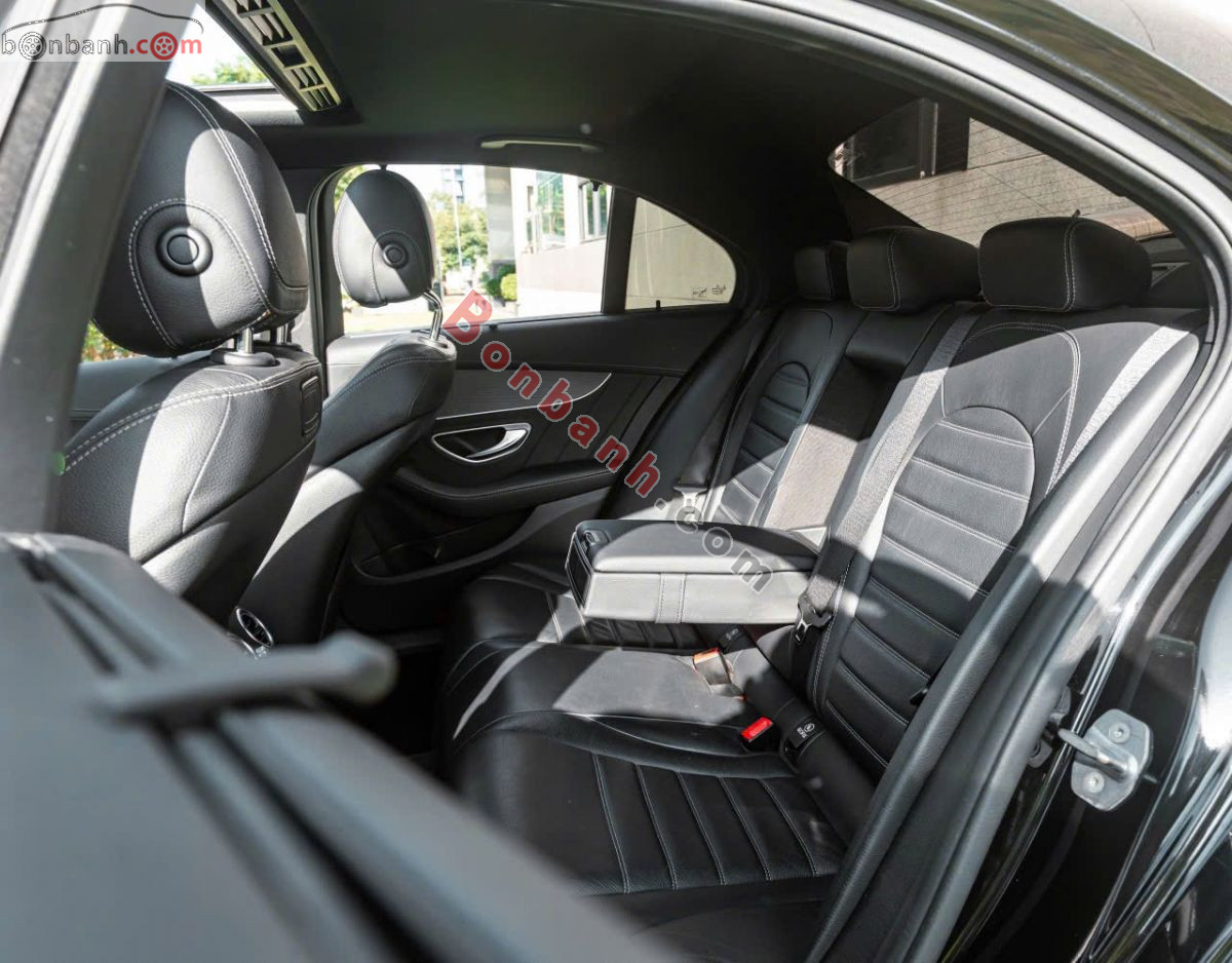Bán ô tô Mercedes Benz C class C300 AMG - 2019 - xe cũ