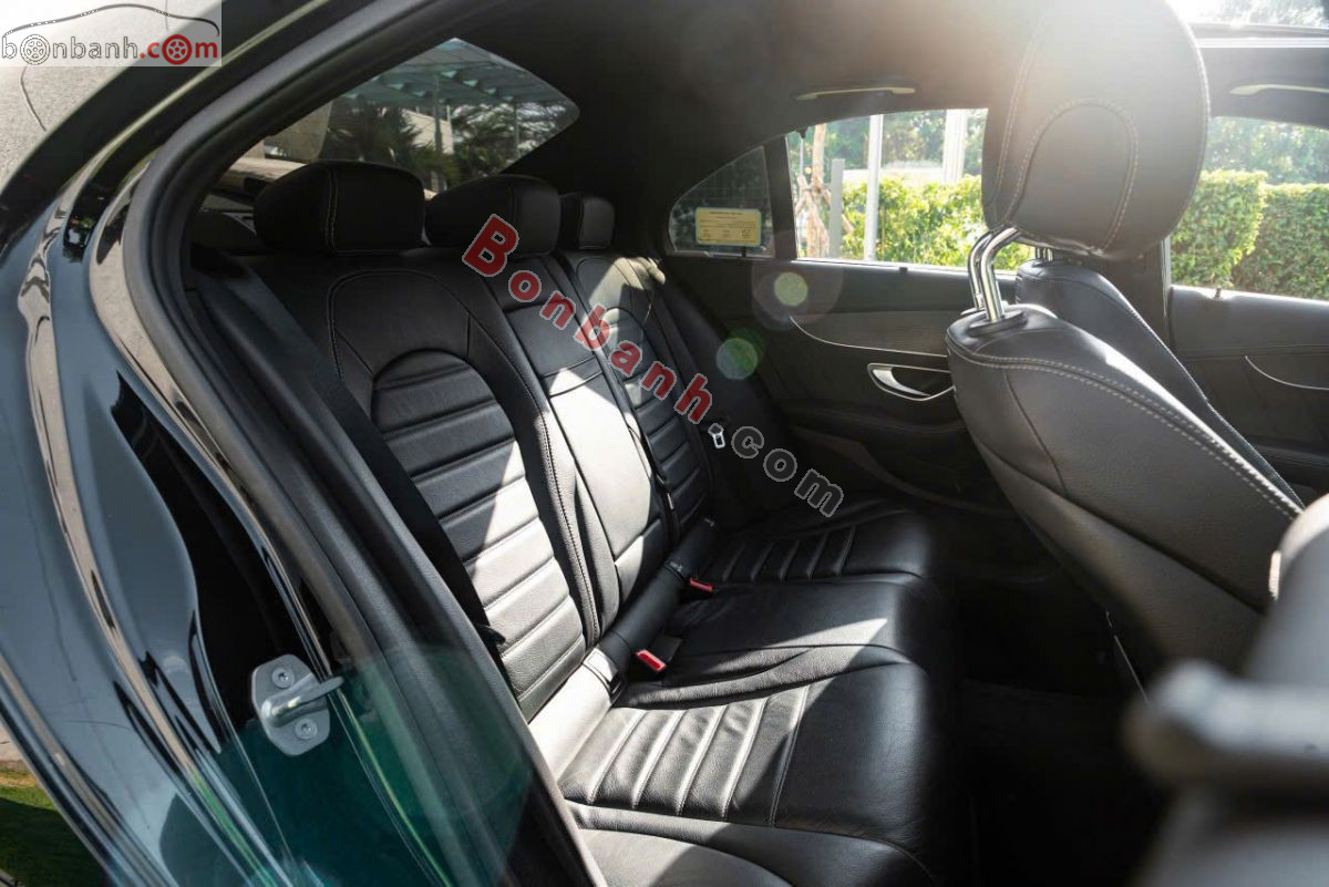 Bán ô tô Mercedes Benz C class C300 AMG - 2019 - xe cũ