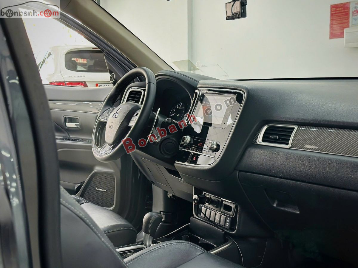 Bán ô tô Mitsubishi Outlander 2.0 CVT Premium - 2020 - xe cũ