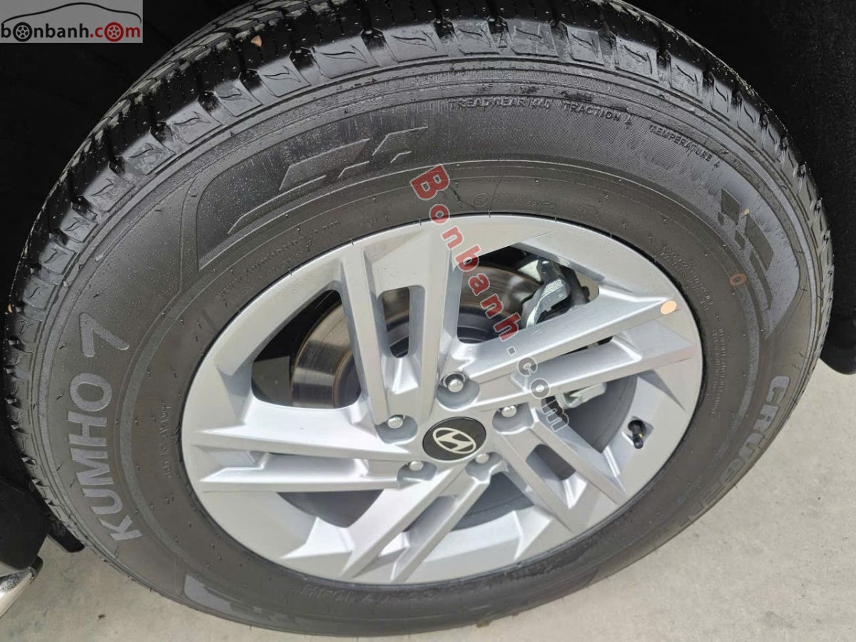 Bán ô tô Hyundai Tucson 2.0 AT Tiêu chuẩn - 2025 - xe cũ