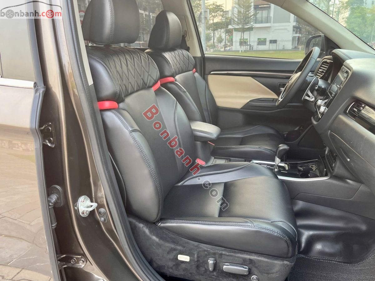 Bán ô tô Mitsubishi Outlander 2.0 CVT - 2020 - xe cũ