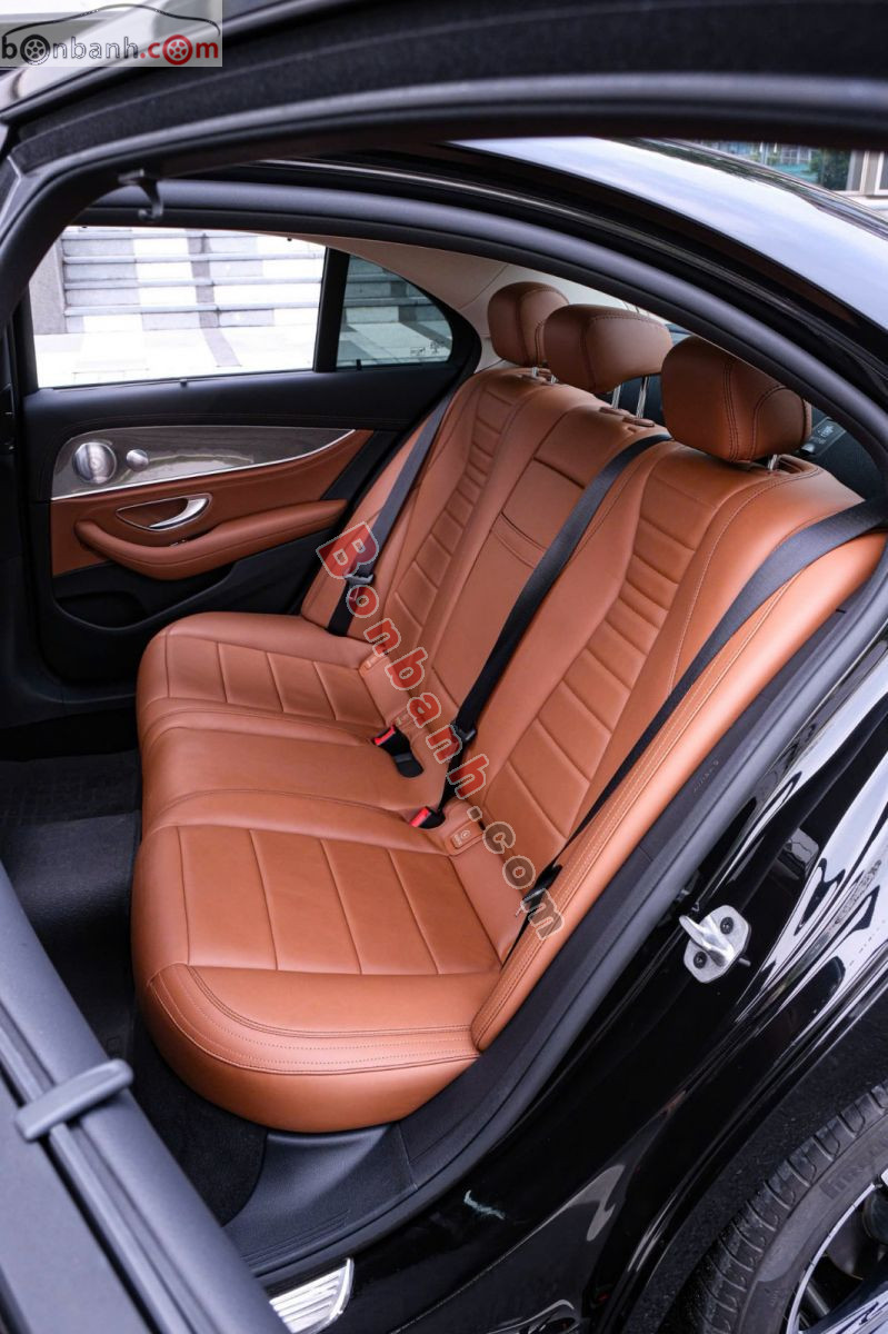 Bán ô tô Mercedes Benz E class E300 AMG - 2019 - xe cũ