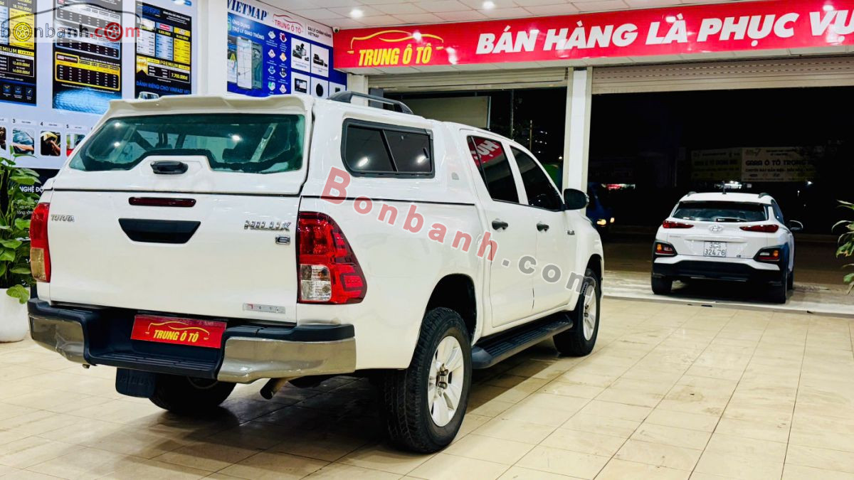 Bán ô tô Toyota Hilux 2.4E 4x2 AT - 2018 - xe cũ