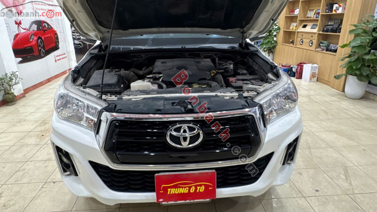 Bán ô tô Toyota Hilux 2.4E 4x2 AT - 2018 - xe cũ