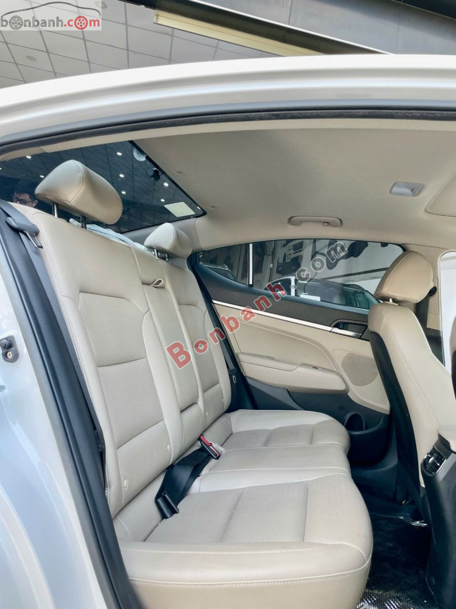 Bán ô tô Hyundai Elantra 2.0 AT - 2022 - xe cũ