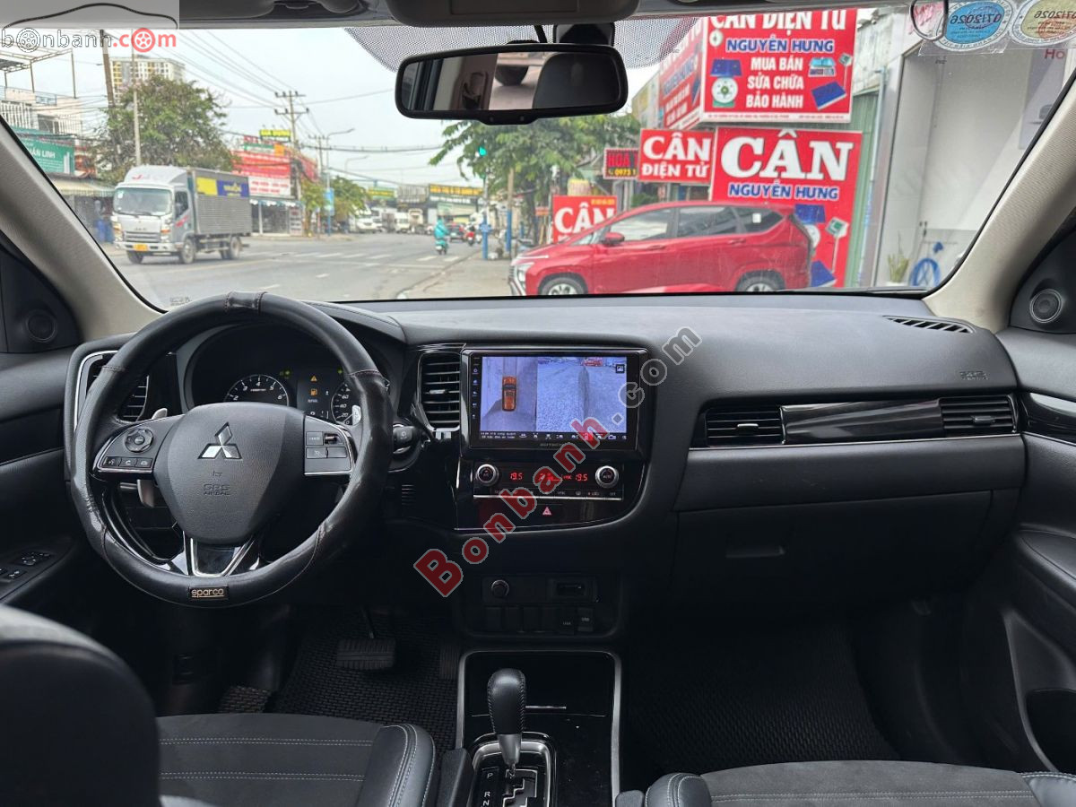 Bán ô tô Mitsubishi Outlander 2.0 CVT - 2023 - xe cũ