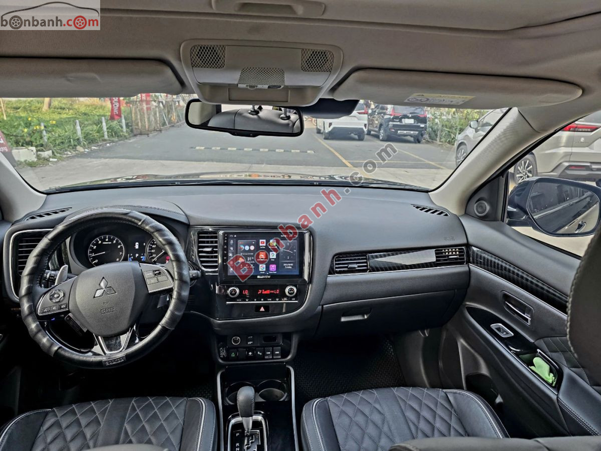 Bán ô tô Mitsubishi Outlander Premium 2.0 CVT - 2022 - xe cũ