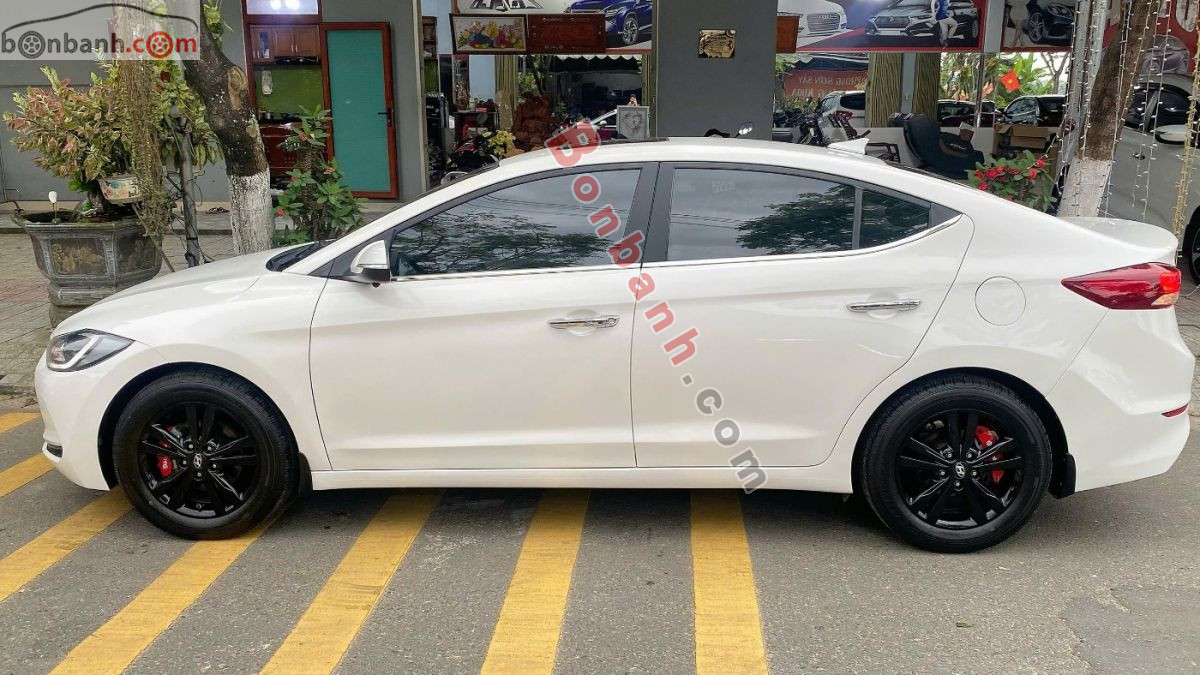 Bán ô tô Hyundai Elantra 1.6 AT - 2018 - xe cũ