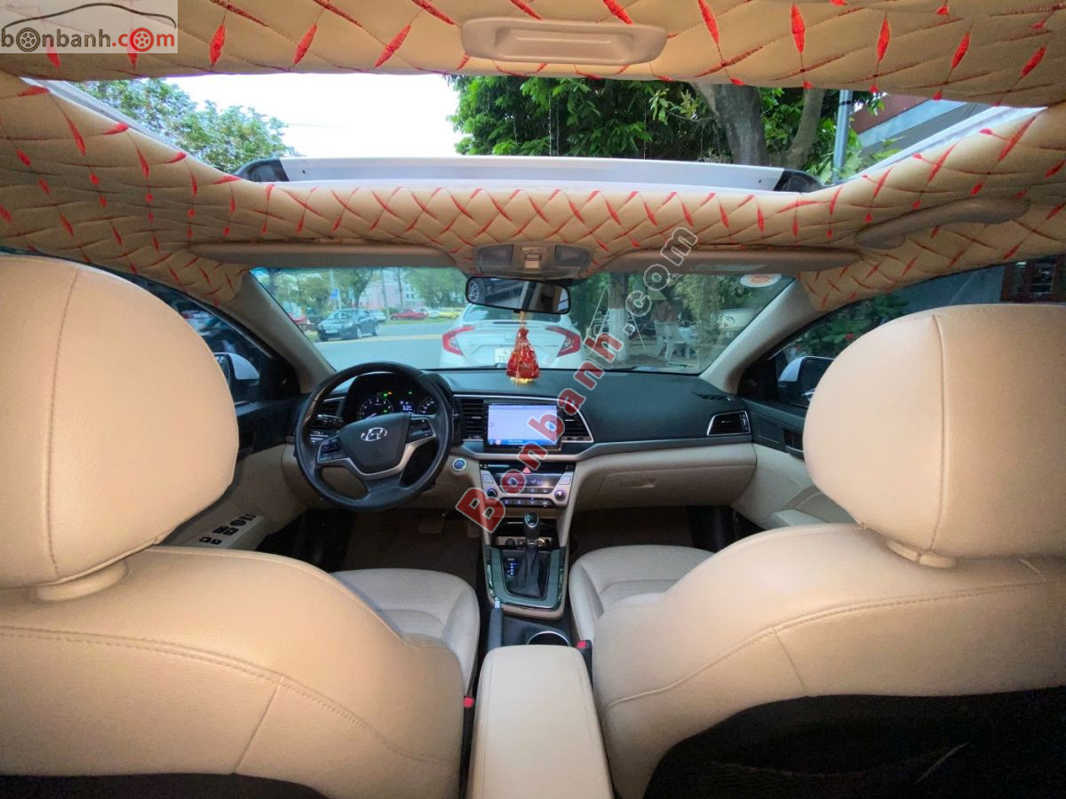 Bán ô tô Hyundai Elantra 1.6 AT - 2018 - xe cũ