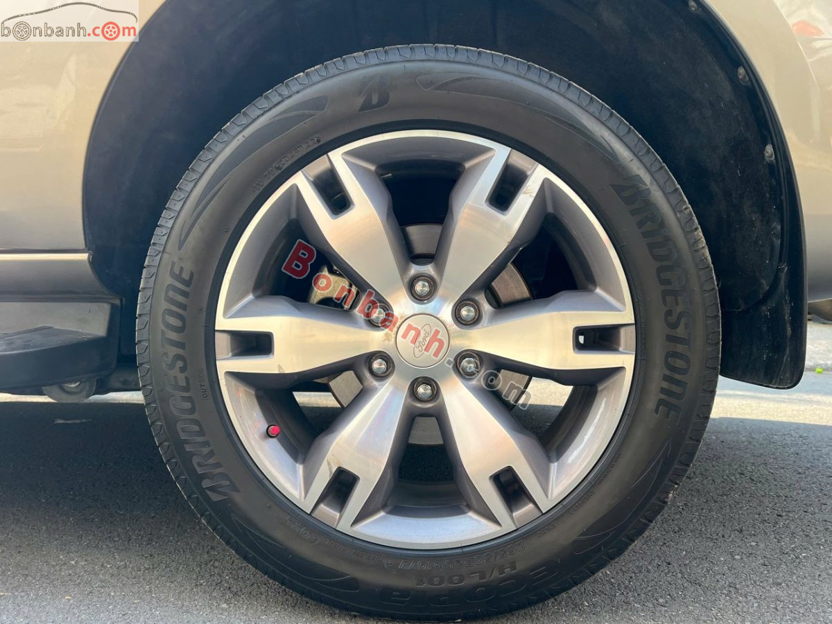 Bán ô tô Ford Everest Titanium 2.2L 4x2 AT - 2017 - xe cũ