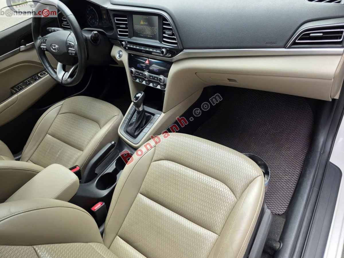 Bán ô tô Hyundai Elantra 2.0 AT - 2020 - xe cũ