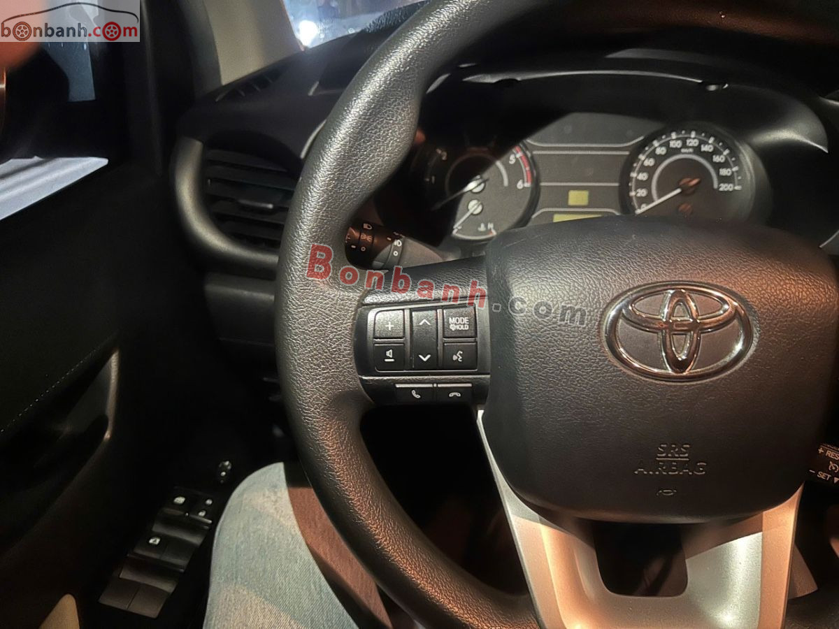Bán ô tô Toyota Hilux 2.4E 4x2 AT - 2020 - xe cũ