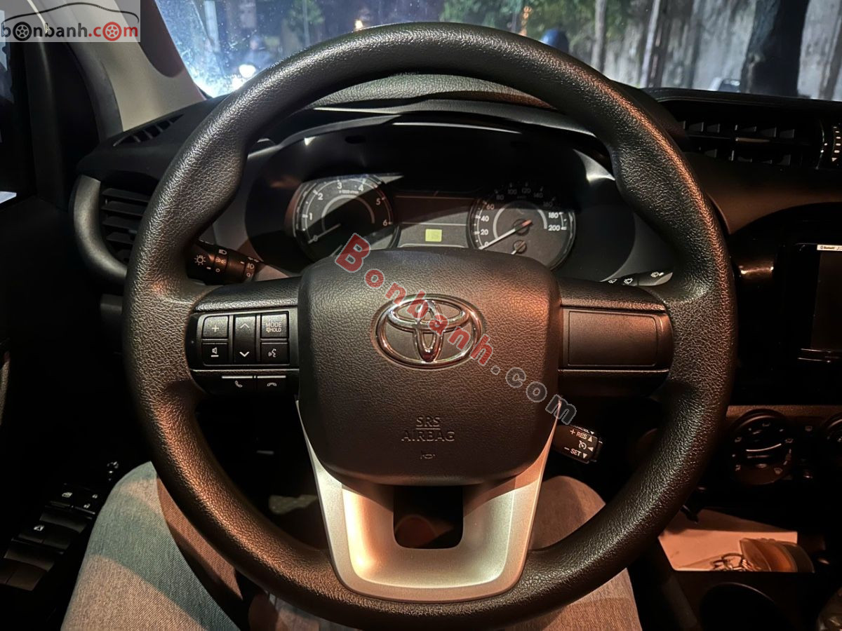 Bán ô tô Toyota Hilux 2.4E 4x2 AT - 2020 - xe cũ