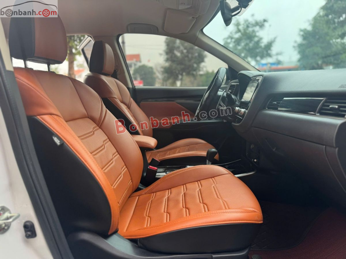 Bán ô tô Mitsubishi Outlander 2.0 CVT - 2022 - xe cũ