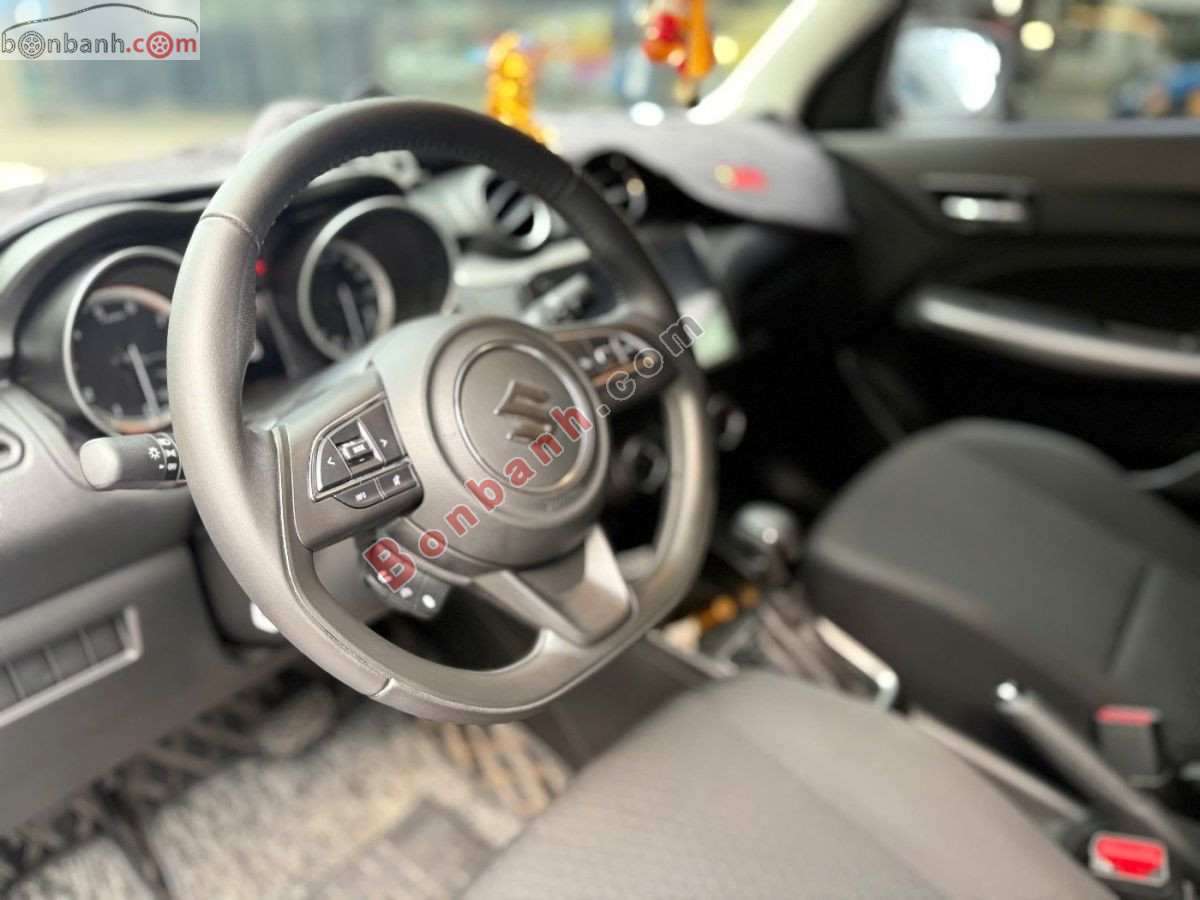 Bán ô tô Suzuki Swift GLX 1.2 AT - 2021 - xe cũ