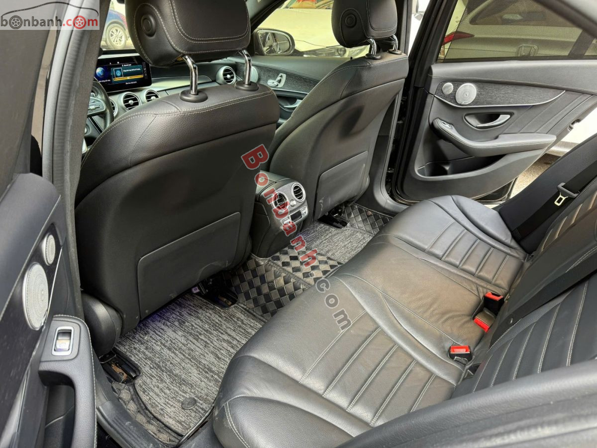 Bán ô tô Mercedes Benz C class C300 AMG - 2021 - xe cũ