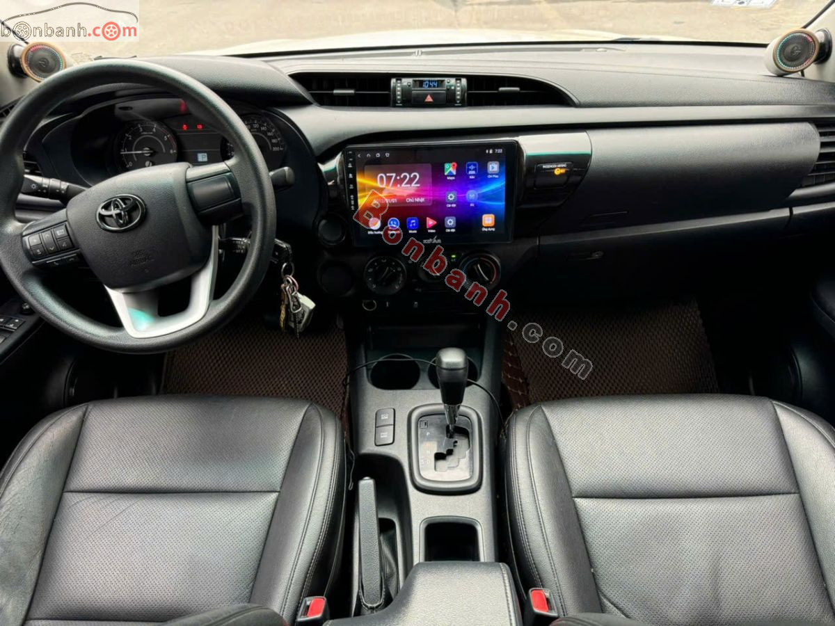 Bán ô tô Toyota Hilux 2.4E 4x2 AT - 2018 - xe cũ