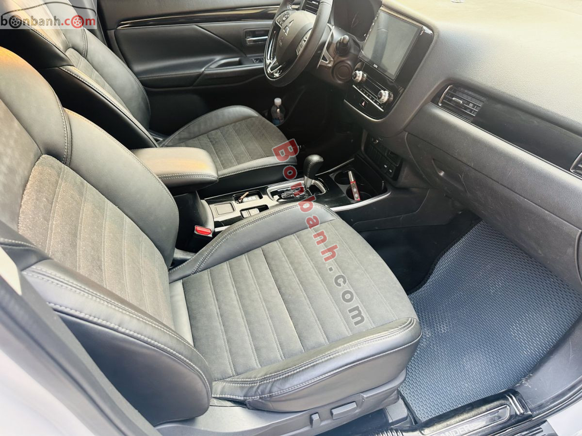 Bán ô tô Mitsubishi Outlander 2.0 CVT - 2022 - xe cũ