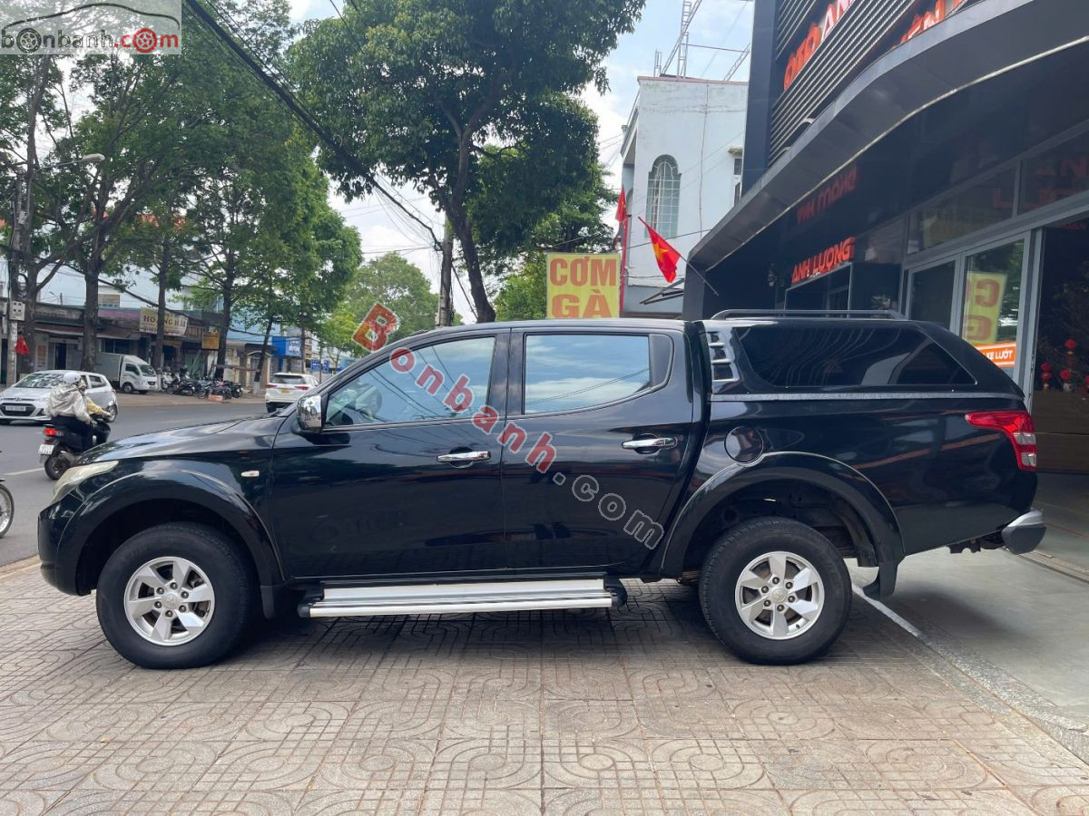 Bán ô tô Mitsubishi Triton 4x2 AT - 2015 - xe cũ