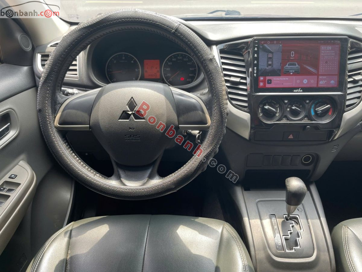 Bán ô tô Mitsubishi Triton 4x2 AT - 2015 - xe cũ