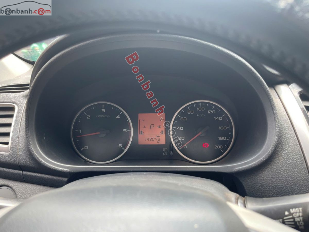 Bán ô tô Mitsubishi Triton 4x2 AT - 2015 - xe cũ