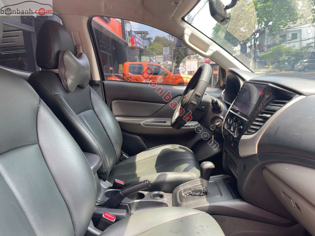 Bán ô tô Mitsubishi Triton 4x2 AT - 2015 - xe cũ