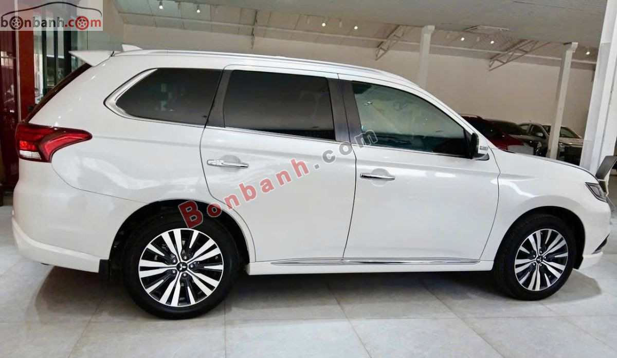 Bán ô tô Mitsubishi Outlander 2.0 CVT - 2022 - xe cũ