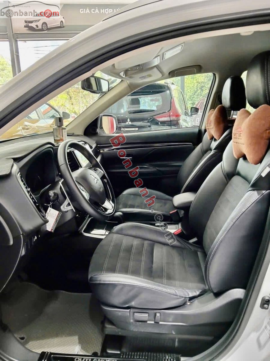 Bán ô tô Mitsubishi Outlander 2.0 CVT - 2022 - xe cũ