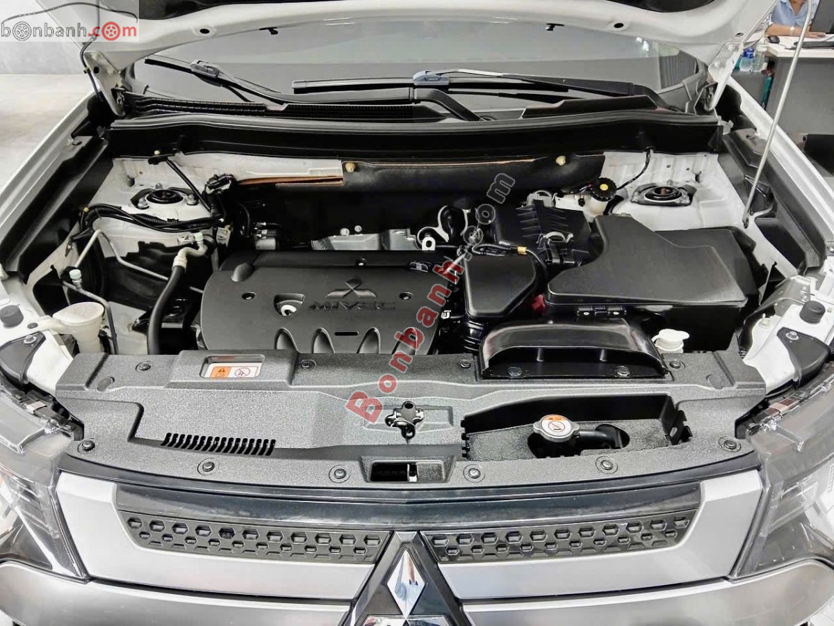 Bán ô tô Mitsubishi Outlander 2.0 CVT - 2022 - xe cũ