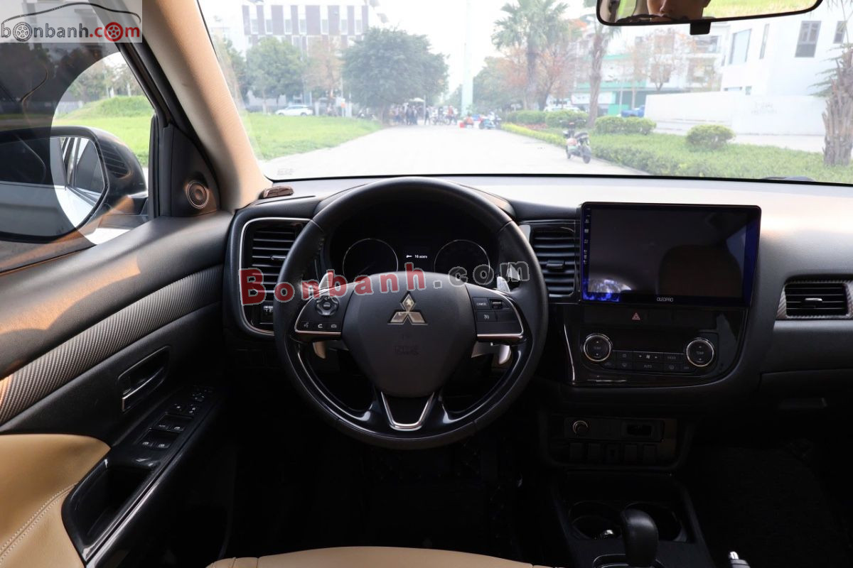 Bán ô tô Mitsubishi Outlander 2.0 CVT - 2019 - xe cũ