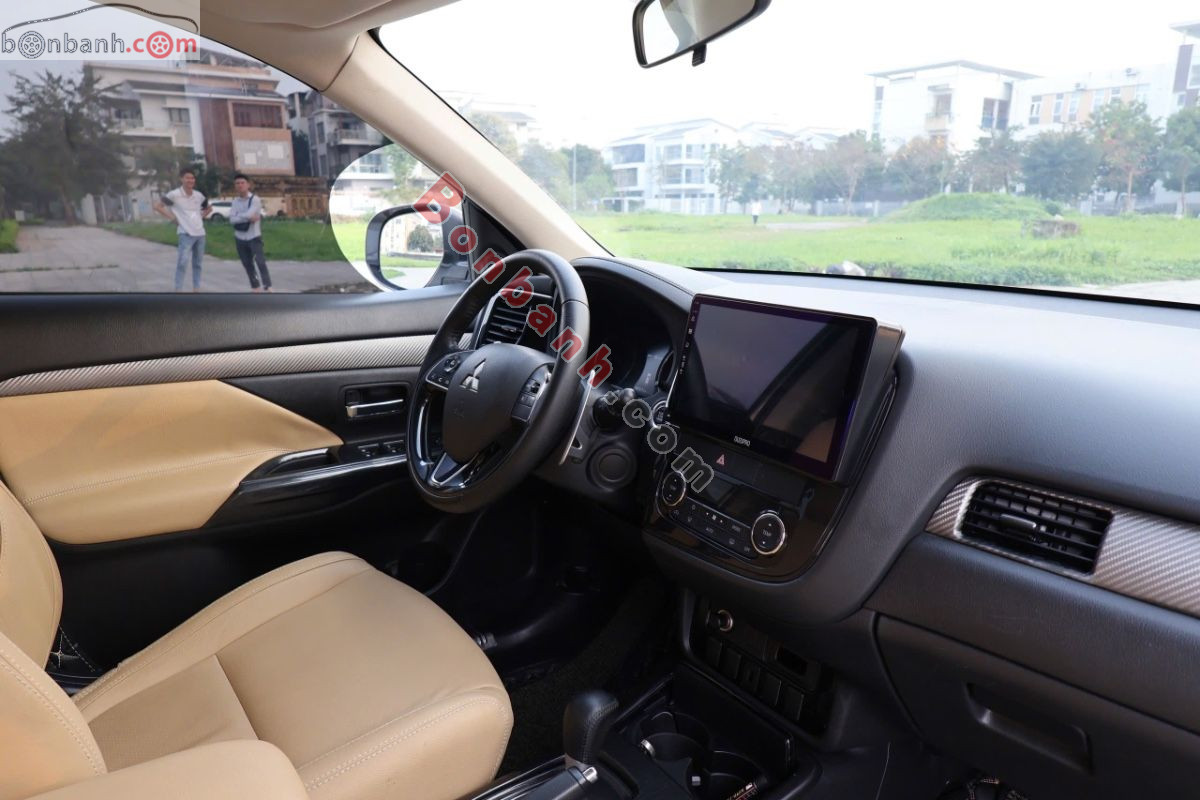 Bán ô tô Mitsubishi Outlander 2.0 CVT - 2019 - xe cũ