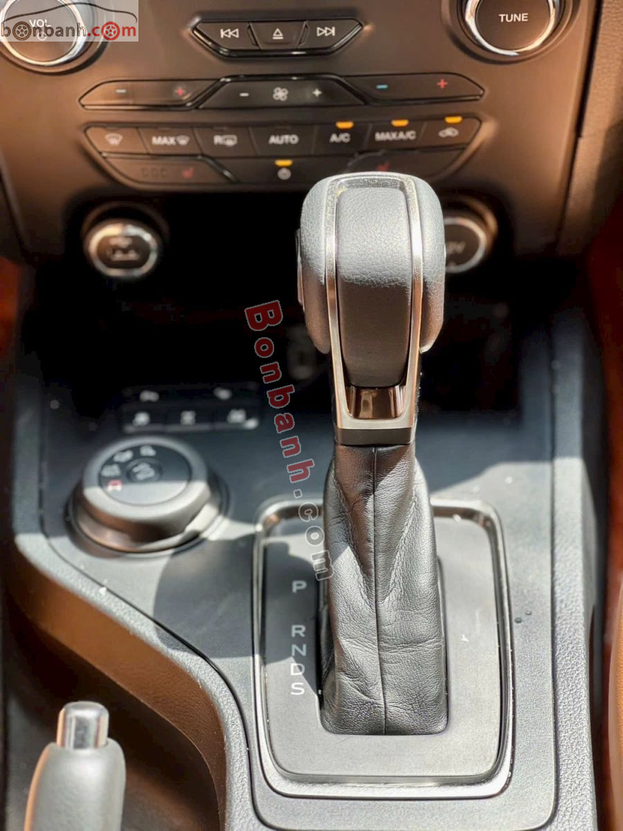 Bán ô tô Ford Everest Titanium 2.0L 4x4 AT - 2020 - xe cũ