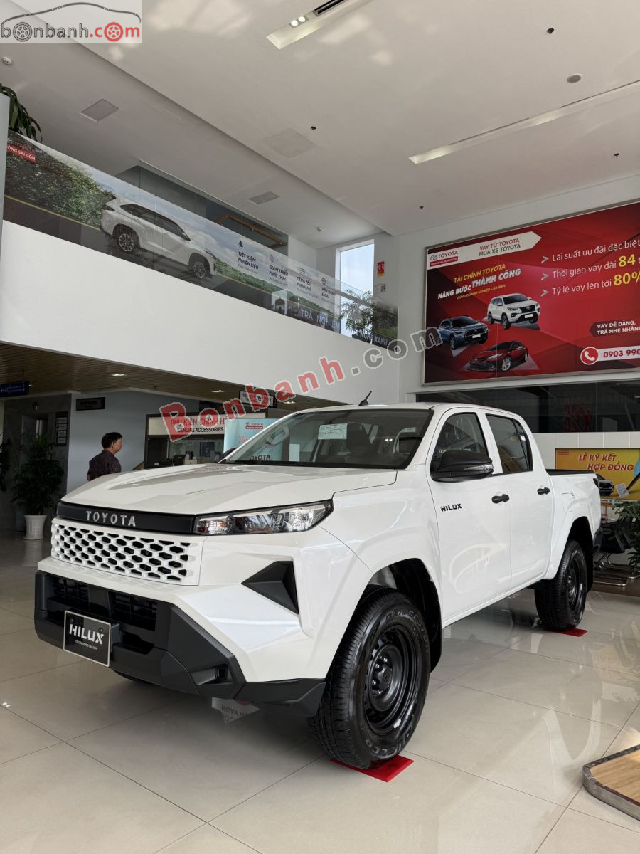 Bán ô tô Toyota Hilux Standard 2.8L 4x2 MT - 2026 - xe mới
