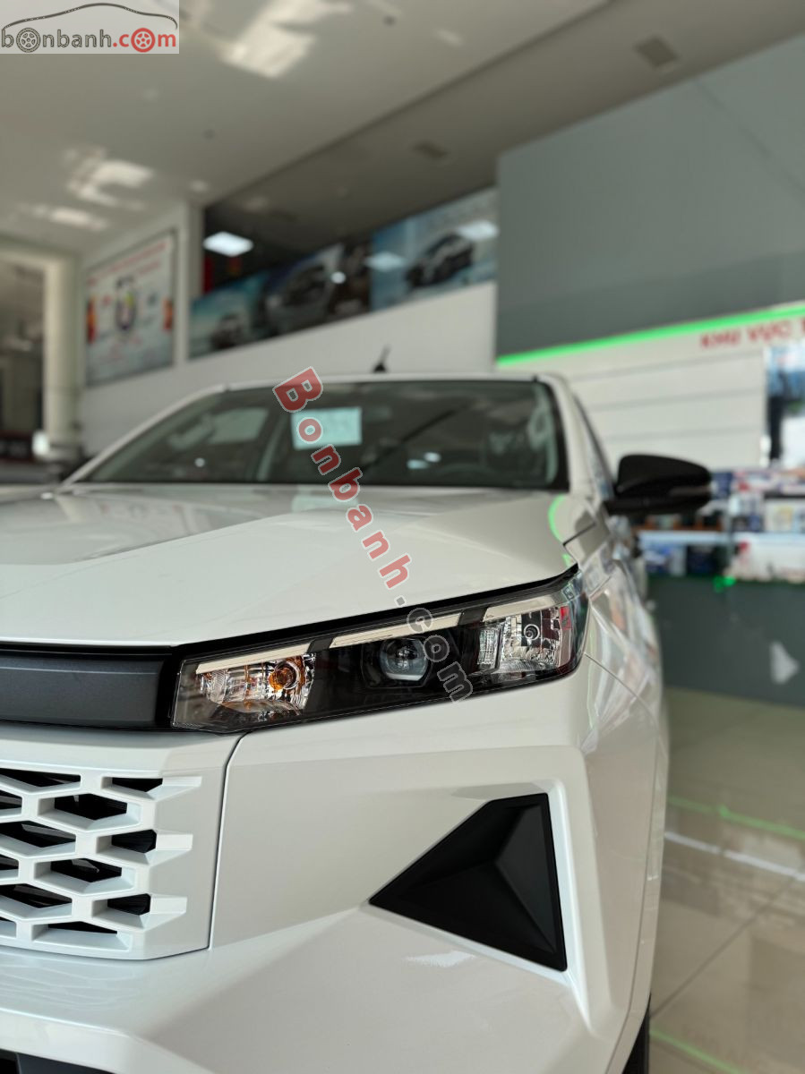 Bán ô tô Toyota Hilux Standard 2.8L 4x2 MT - 2026 - xe mới