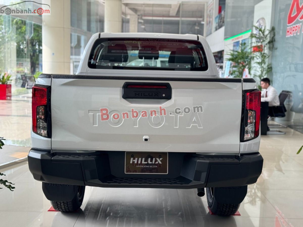 Bán ô tô Toyota Hilux Standard 2.8L 4x2 MT - 2026 - xe mới