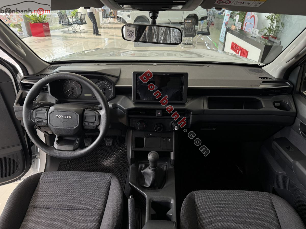 Bán ô tô Toyota Hilux Standard 2.8L 4x2 MT - 2026 - xe mới