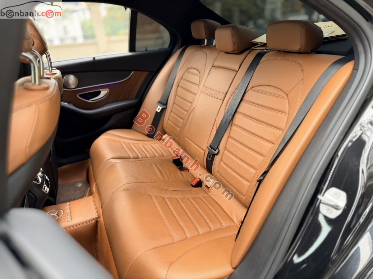 Bán ô tô Mercedes Benz C class C300 AMG - 2021 - xe cũ