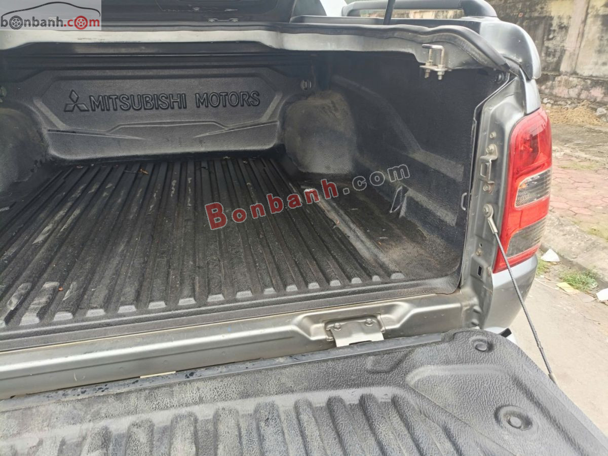 Bán ô tô Mitsubishi Triton 4x2 AT - 2017 - xe cũ