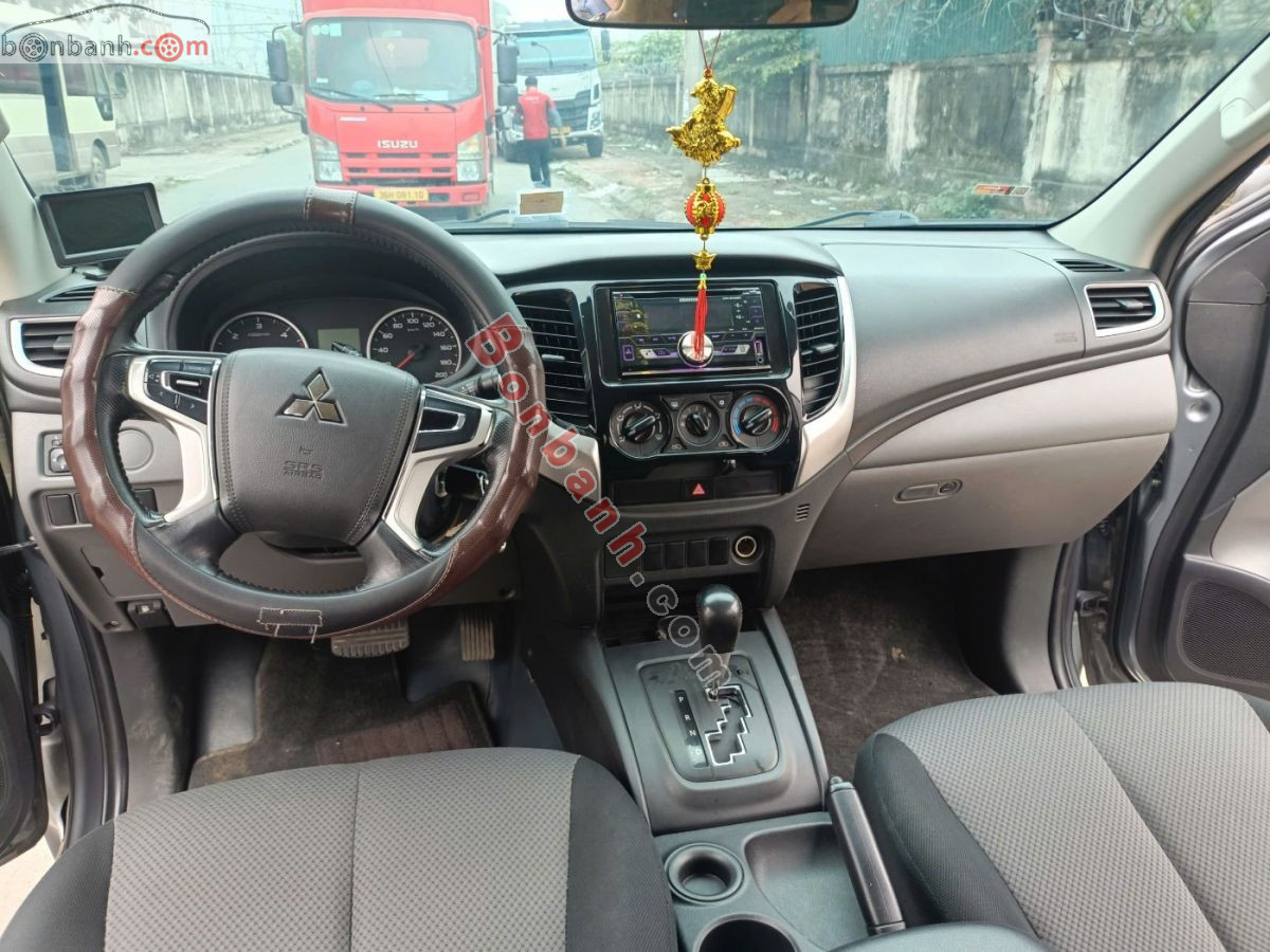 Bán ô tô Mitsubishi Triton 4x2 AT - 2017 - xe cũ