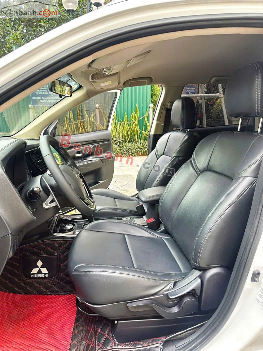 Bán ô tô Mitsubishi Outlander 2.0 CVT - 2020 - xe cũ