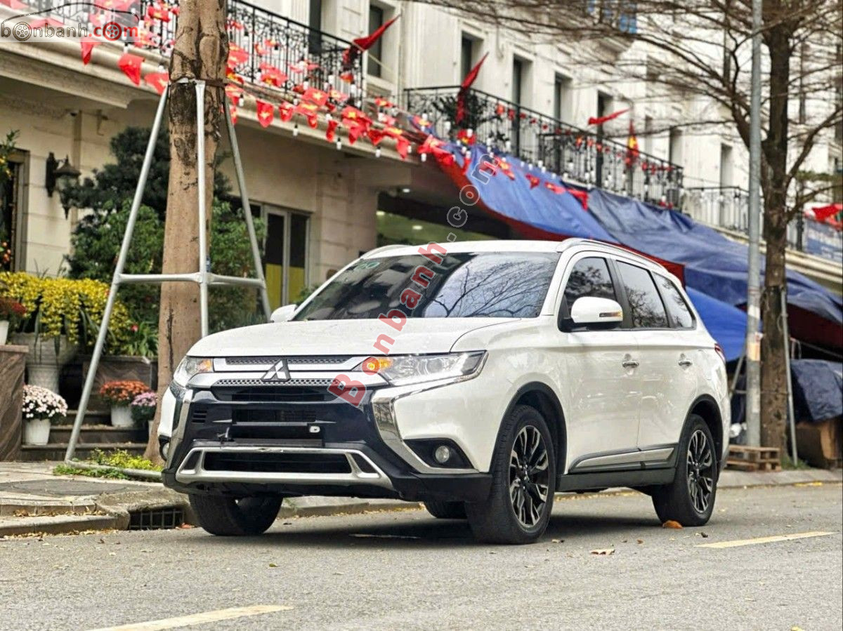 Bán ô tô Mitsubishi Outlander 2.0 CVT - 2020 - xe cũ