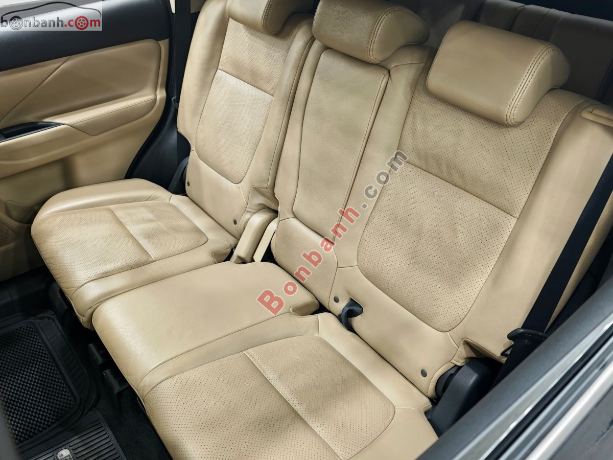 Bán ô tô Mitsubishi Outlander 2.4 CVT - 2017 - xe cũ