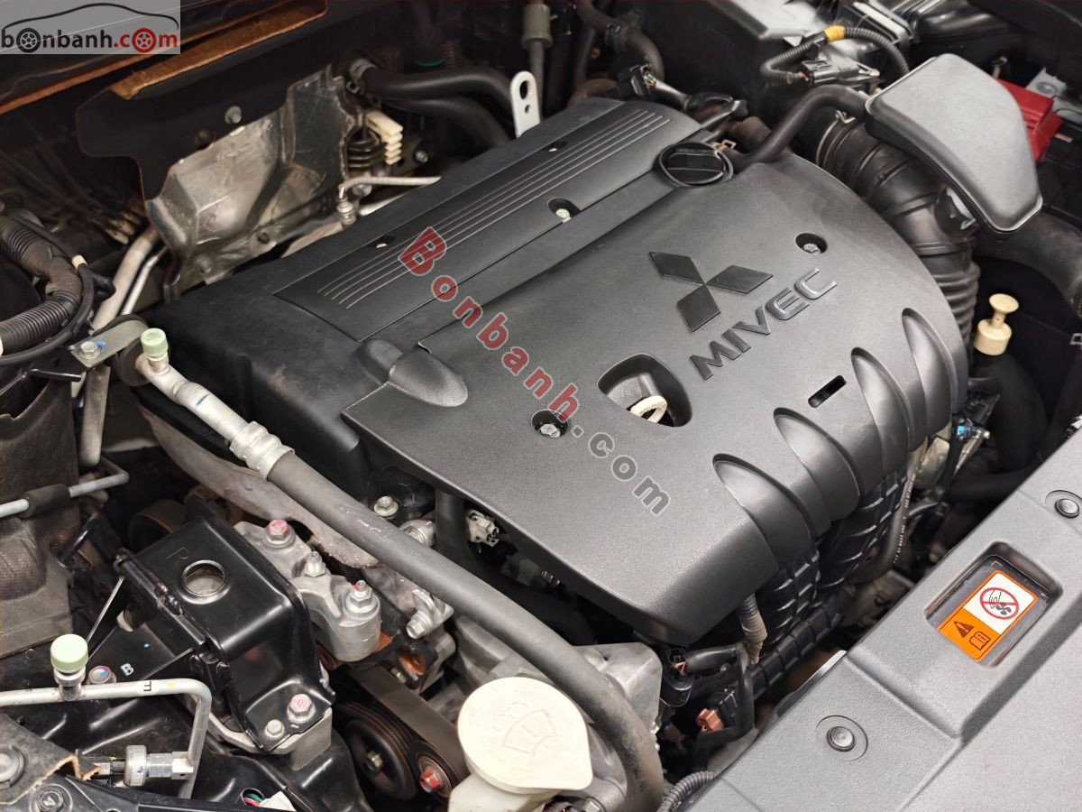 Bán ô tô Mitsubishi Outlander 2.4 CVT - 2017 - xe cũ