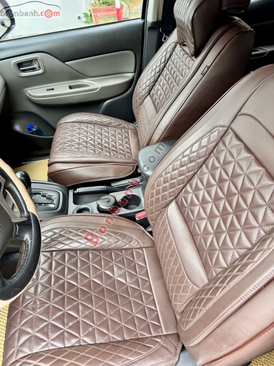 Bán ô tô Mitsubishi Triton 4x2 AT - 2017 - xe cũ